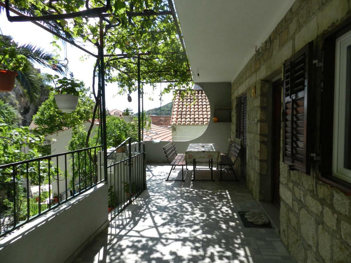 Apartmani Maruncic Omiš Esterno foto