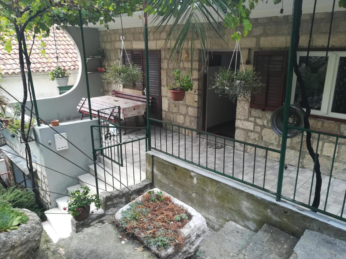 Apartmani Maruncic Omiš Esterno foto